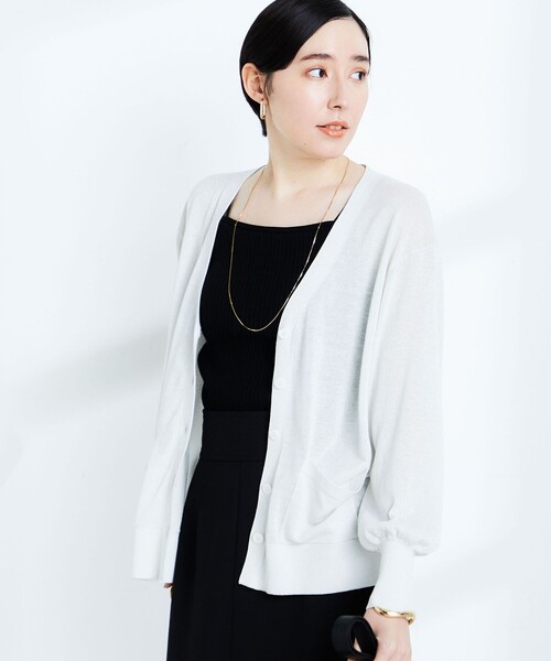 NOLLEY’S Sophi（ノーリーズソフィ）の「《手洗い可能》ラメシアーVネックカーディガン（カーディガン/ボレロ・レディース・ゴールド/シルバー・38）」の14枚目の写真