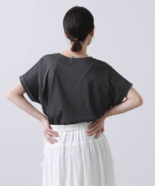Gready Brilliant(グレディブリリアン)の「LARUCHEクルーネックTシャツ(Tシャツ/カットソー・レディース・オフホワイト/チャコールグレー・38)」の17枚目の写真
