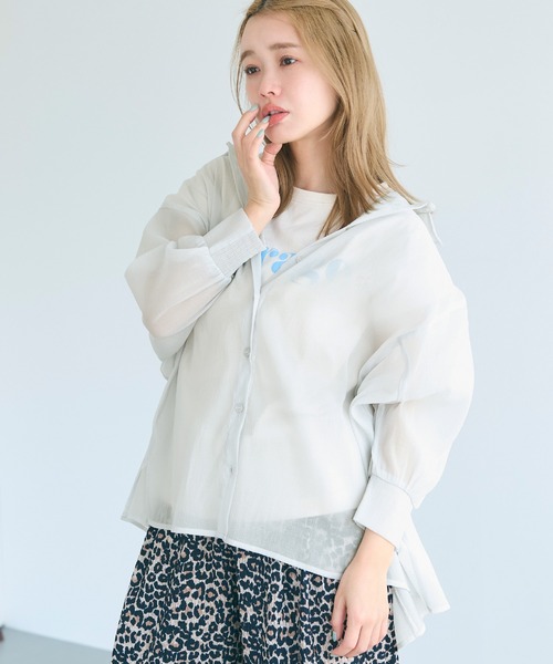 coca(coca)(コカ)の「ふんわりシアーシャツ(シャツ/ブラウス・レディース・ベージュ/グレー/アイボリー/グレイッシュベージュ/ライトブルー/ブラック・S/M/L)」の11枚目の写真