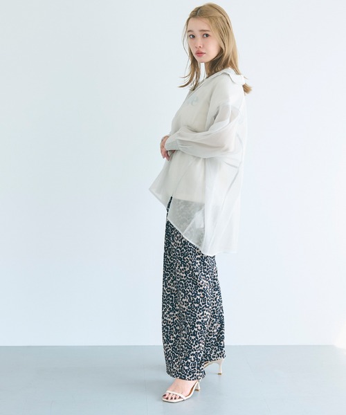 coca(coca)(コカ)の「ふんわりシアーシャツ(シャツ/ブラウス・レディース・ベージュ/グレー/アイボリー/グレイッシュベージュ/ライトブルー/ブラック・S/M/L)」の12枚目の写真