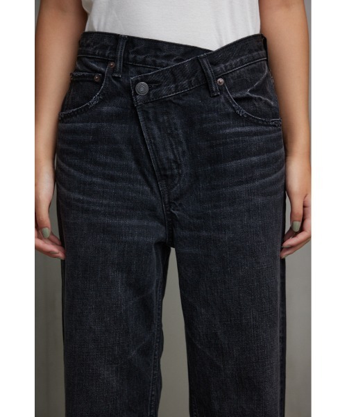 AZUL by moussy(アズールバイマウジー)の「AZUL DENIM/オーバーラップデニム(デニムパンツ・レディース・ブルー/ライトブラック・MEDIUM/SMALL)」の16枚目の写真