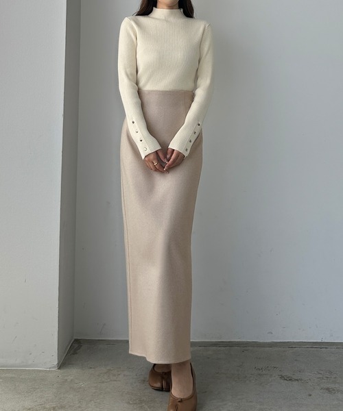 Louere（ルエレ）の「ハイウエストヘリンボーンバックスリット