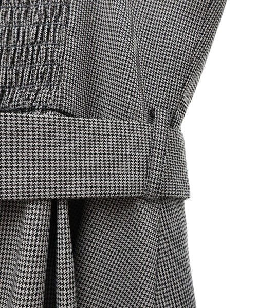 31 Sons de mode（トランテアン　ソン　ドゥ　モード）の「ミリタリー釦ジャンスカ（ジャンパースカート・レディース・モカ/グレー・36/38）」の3枚目の写真