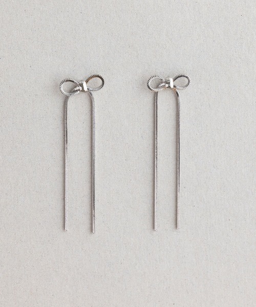 【特別な日に極上の贅沢を】PHOEBE PHILO チェーンリンク ピアス セール】スウェイリボンチェーンピアス（ピアス（両耳用