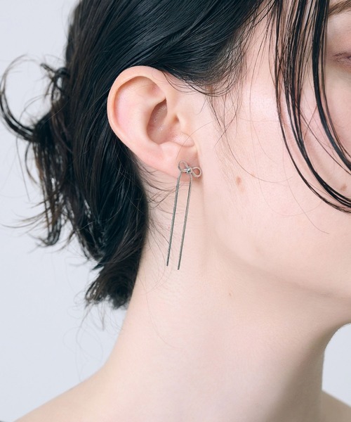 【特別な日に極上の贅沢を】PHOEBE PHILO チェーンリンク ピアス セール】スウェイリボンチェーンピアス（ピアス（両耳用