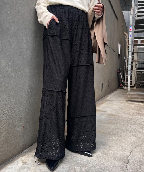 CIAOPANIC TYPY(チャオパニックティピー)の「■【2サイズ展開】カットレース切替イージーパンツ(その他パンツ・レディース・ブラック/ホワイト・MEDIUM/SMALL)」の1枚目の写真