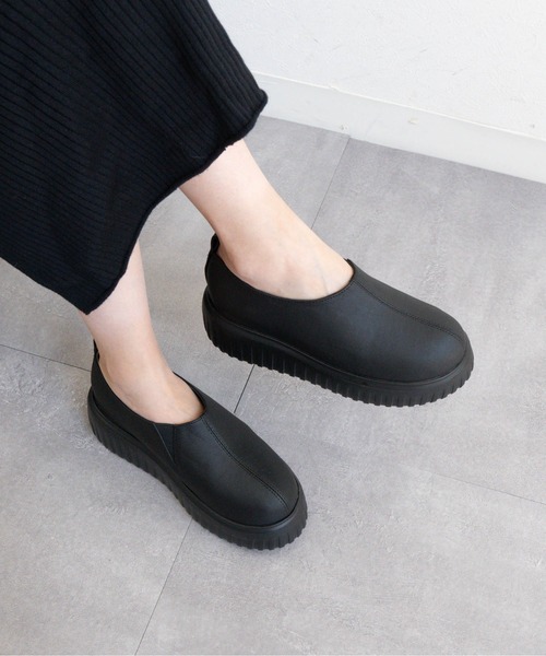 Fabby fabby（ファビィーファビィー）の「トラックソールスリッポンシューズ（スリッポン・レディース・オフホワイト/ブラック/シルバー・MEDIUM/LARGE/SMALL）」の16枚目の写真