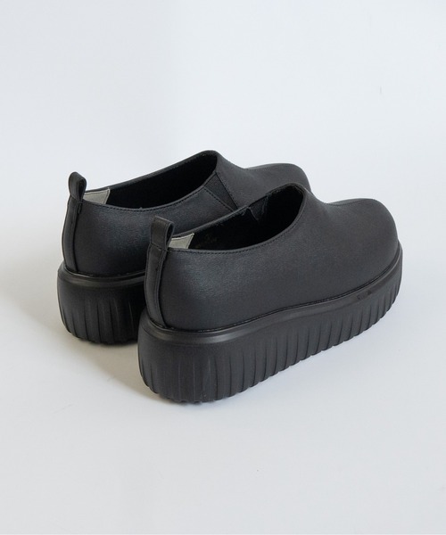 Fabby fabby（ファビィーファビィー）の「トラックソールスリッポンシューズ（スリッポン・レディース・オフホワイト/ブラック/シルバー・MEDIUM/LARGE/SMALL）」の17枚目の写真