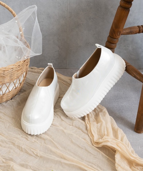 Fabby fabby（ファビィーファビィー）の「トラックソールスリッポンシューズ（スリッポン・レディース・オフホワイト/ブラック/シルバー・MEDIUM/LARGE/SMALL）」の8枚目の写真