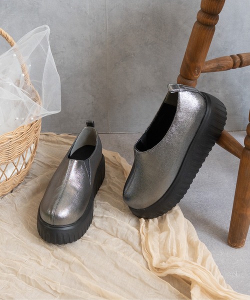 Fabby fabby（ファビィーファビィー）の「トラックソールスリッポンシューズ（スリッポン・レディース・オフホワイト/ブラック/シルバー・MEDIUM/LARGE/SMALL）」の7枚目の写真