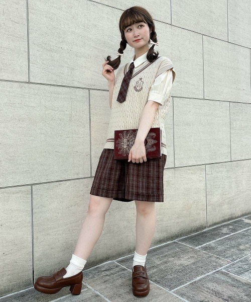 F i.n.t(フィント)の「ライン使いケーブルニットベスト/fint(ベスト・レディース・アイボリー/ライトピンク/グレー・FREE)」の4枚目の写真