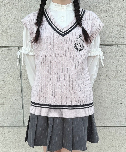 F i.n.t(フィント)の「ライン使いケーブルニットベスト/fint(ベスト・レディース・アイボリー/ライトピンク/グレー・FREE)」の14枚目の写真