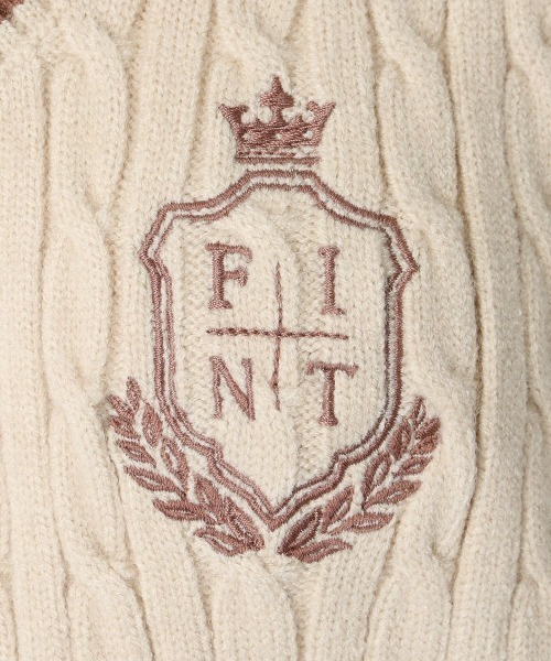 F i.n.t(フィント)の「ライン使いケーブルニットベスト/fint(ベスト・レディース・アイボリー/ライトピンク/グレー・FREE)」の11枚目の写真