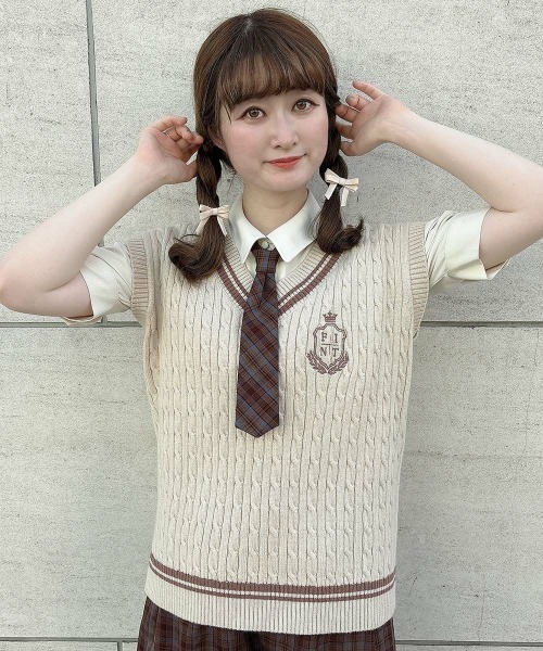 F i.n.t(フィント)の「ライン使いケーブルニットベスト/fint(ベスト・レディース・アイボリー/ライトピンク/グレー・FREE)」の20枚目の写真