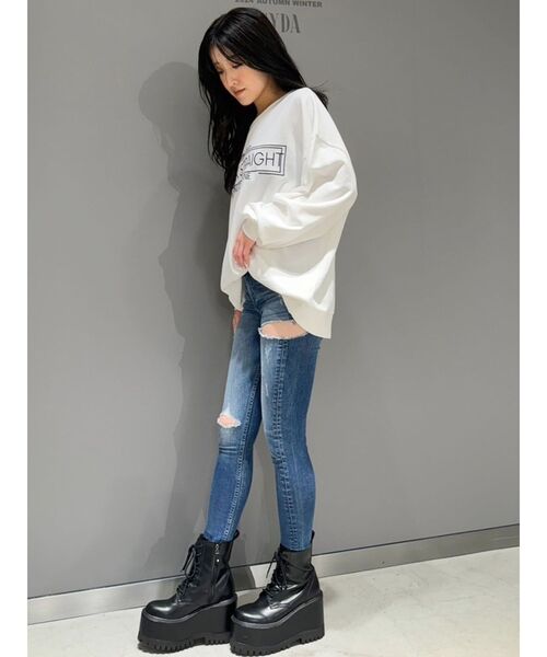 GYDA(ジェイダ)の「THINK STRAIGHTスウェットトップス(スウェット・レディース・オフホワイト/ブラック・FREE)」の11枚目の写真