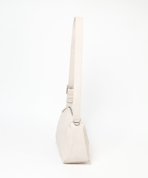 LEPSIM（レプシィム）の「フェイクレザーソフトショルダー　234670（ショルダーバッグ・レディース・ブラック/アイボリー/ブラウン/ライトグレー/カーキブラウン・ONE SIZE）」の19枚目の写真