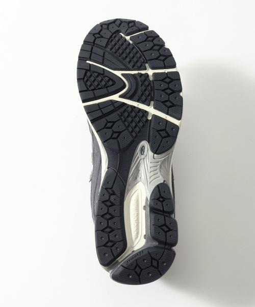 NEW BALANCE（ニューバランス）の「New Balance(ニューバランス) M2002RFL（スニーカー・メンズ・チャコールグレー・25.5cm/26cm/26.5cm/27cm/27.5cm/28cm/28.5cm/29cm）」の7枚目の写真