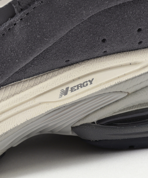 NEW BALANCE（ニューバランス）の「New Balance(ニューバランス) M2002RFL（スニーカー・メンズ・チャコールグレー・25.5cm/26cm/26.5cm/27cm/27.5cm/28cm/28.5cm/29cm）」の13枚目の写真