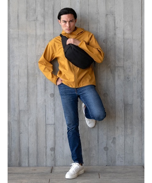 WEXLEY（ウェクスレイ）の「TRAVIS SLING CORDURA BALLISTIC BLACK（ショルダーバッグ・メンズ・ブラック・ONE SIZE）」の4枚目の写真