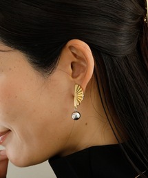 JewCas（ジュアキャス）の「JewCas ゴールド×シルバー扇モチーフScale ピアス[JC4791]（ピアス（両耳用））」