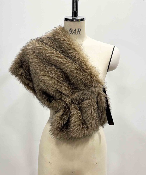 PICCIN（ピッチン）の「フェイクファーストール（ストール/ショール・レディース・グレー/ベージュ・FREE）」の4枚目の写真