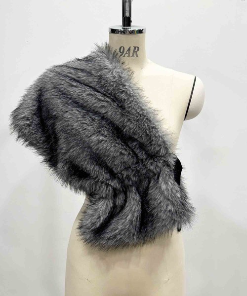 PICCIN（ピッチン）の「フェイクファーストール（ストール/ショール・レディース・グレー/ベージュ・FREE）」の7枚目の写真