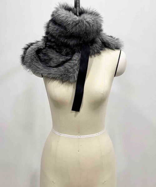 PICCIN（ピッチン）の「フェイクファーストール（ストール/ショール・レディース・グレー/ベージュ・FREE）」の9枚目の写真