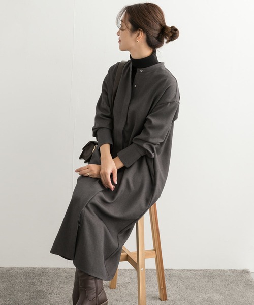 URBAN RESEARCH DOORS（アーバンリサーチドアーズ）の「ウールライクツイルシャツワンピース（ワンピース・レディース・チャコールグレー/ブラウン・MEDIUM）」の22枚目の写真