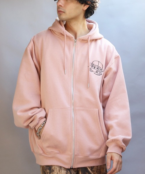 ８(eight)（エイト）の「HEADPHONE BOY 刺繍ZIPパーカー（パーカー・メンズ・ブラック/アッシュグレー/スモークピンク・MEDIUM/LARGE）」の3枚目の写真