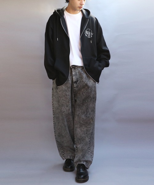 ８(eight)（エイト）の「HEADPHONE BOY 刺繍ZIPパーカー（パーカー・メンズ・ブラック/アッシュグレー/スモークピンク・MEDIUM/LARGE）」の9枚目の写真