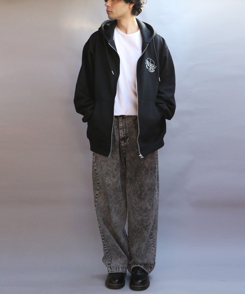 ８(eight)（エイト）の「HEADPHONE BOY 刺繍ZIPパーカー（パーカー・メンズ・ブラック/アッシュグレー/スモークピンク・MEDIUM/LARGE）」の11枚目の写真