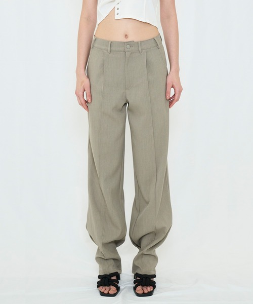 VIAVANDA(ヴィアヴァンダ)の「LOOSE TAPERED SLACKS(スラックス・レディース・ブラック/グレー・SMALL/MEDIUM)」の2枚目の写真