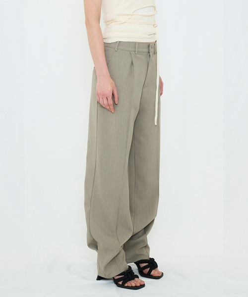 VIAVANDA(ヴィアヴァンダ)の「LOOSE TAPERED SLACKS(スラックス・レディース・ブラック/グレー・SMALL/MEDIUM)」の3枚目の写真