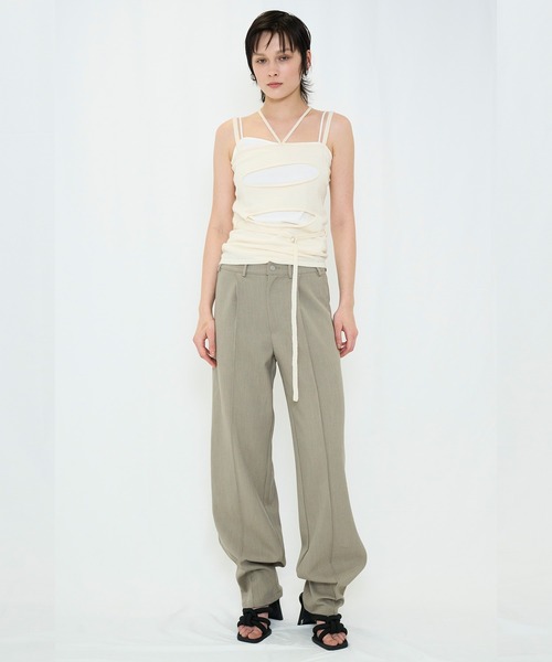 VIAVANDA(ヴィアヴァンダ)の「LOOSE TAPERED SLACKS(スラックス・レディース・ブラック/グレー・SMALL/MEDIUM)」の5枚目の写真