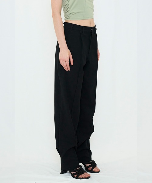 VIAVANDA(ヴィアヴァンダ)の「LOOSE TAPERED SLACKS(スラックス・レディース・ブラック/グレー・SMALL/MEDIUM)」の10枚目の写真