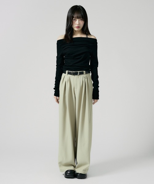 Chick（チック）の「Off Shoulder Gather Tops / オフショルダーギャザートップス（Tシャツ/カットソー・レディース・ブラウン/ホワイト/ブラック/グレー・FREE）」の11枚目の写真