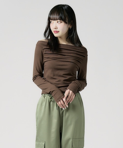 Chick（チック）の「Off Shoulder Gather Tops / オフショルダーギャザートップス（Tシャツ/カットソー・レディース・ブラウン/ホワイト/ブラック/グレー・FREE）」の19枚目の写真