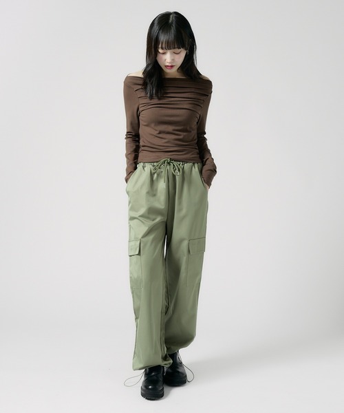 Chick（チック）の「Off Shoulder Gather Tops / オフショルダーギャザートップス（Tシャツ/カットソー・レディース・ブラウン/ホワイト/ブラック/グレー・FREE）」の21枚目の写真