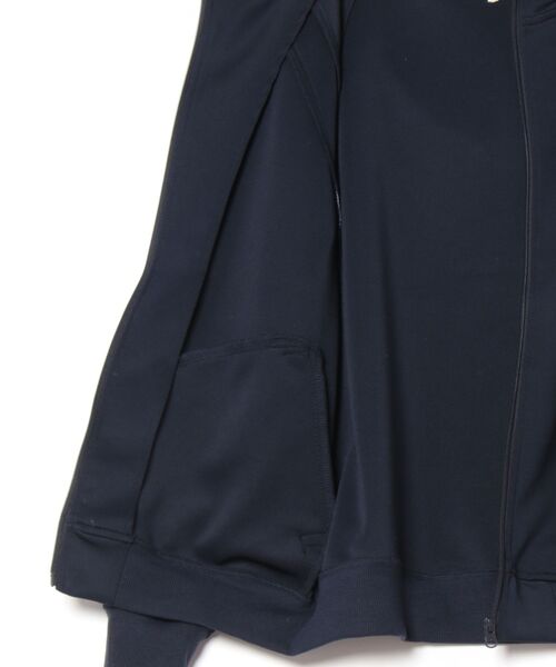 CORISCO（コリスコ）の「エステル パイピング使いトラックジャケットパーカー(M1)（パーカー・メンズ・ブラック/チャコールグレー/ネイビー・LARGE/X-LARGE/MEDIUM）」の5枚目の写真