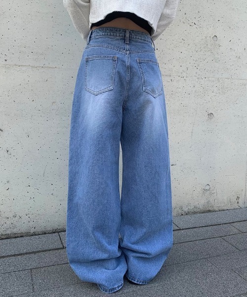 anyonemore(エニワンモア)の「ウォッシングワイドライトブルーデニムパンツ(デニムパンツ・レディース・ライトブルー・LARGE/MEDIUM/SMALL)」の12枚目の写真