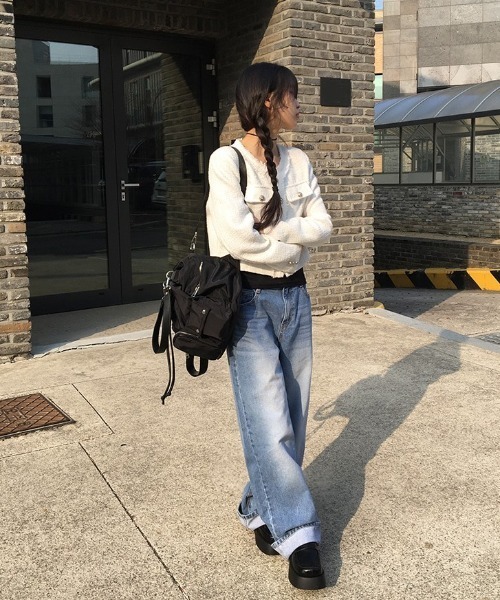 anyonemore(エニワンモア)の「ウォッシングワイドライトブルーデニムパンツ(デニムパンツ・レディース・ライトブルー・LARGE/MEDIUM/SMALL)」の4枚目の写真