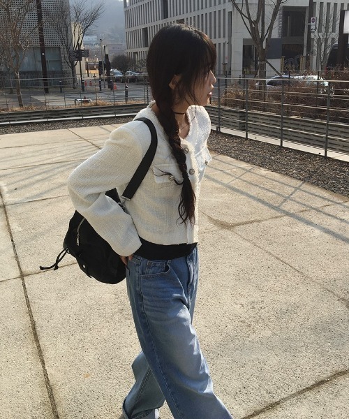 anyonemore(エニワンモア)の「ウォッシングワイドライトブルーデニムパンツ(デニムパンツ・レディース・ライトブルー・LARGE/MEDIUM/SMALL)」の6枚目の写真