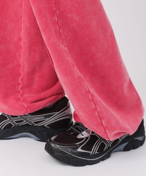 atmos pink(アトモスピンク)の「atmos pink Pigment Tapered Sweat Pants / アトモス ピンク ピグメント テーパード スウェット パンツ(その他パンツ・レディース・ブラック/ブルー/ピンク・M/S)」の7枚目の写真