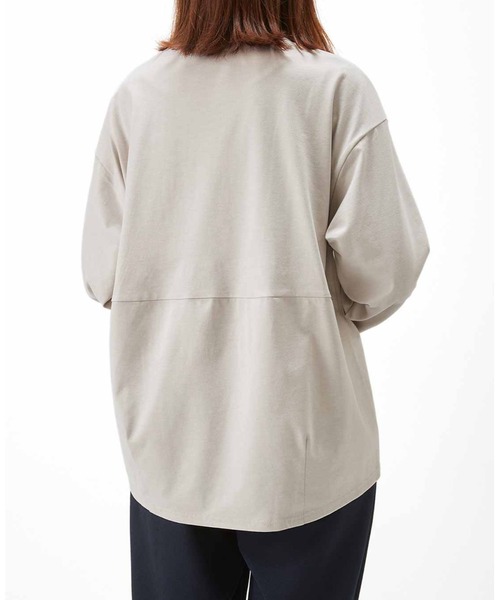 IEDIT（イディット）の「ＩＥＤＩＴ　大人にふさわしい日本製　ていねいに仕立てたクワトロセブン（ＴＭ）コクーンカットソー（Tシャツ/カットソー・レディース・ロイヤルブルー/グレイッシュベージュ/ブラック・LL/L/M/S/3L/4L）」の4枚目の写真