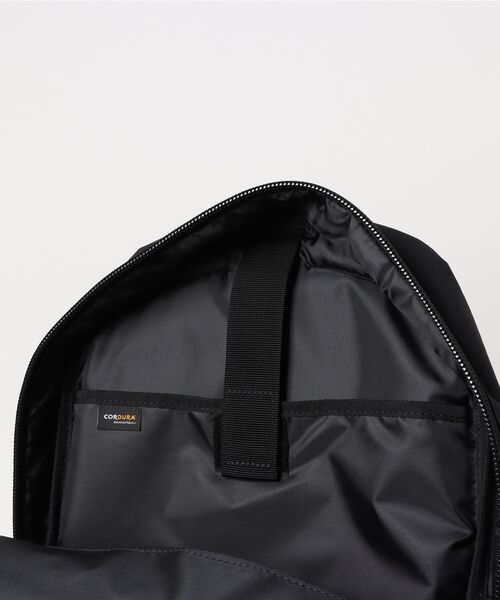 Gramicci(グラミチ)の「/GRAMICCI(グラミチ) /CORDURA DAY PACK(バックパック/リュック・メンズ・ブラック/オリーブ・FREE)」の4枚目の写真