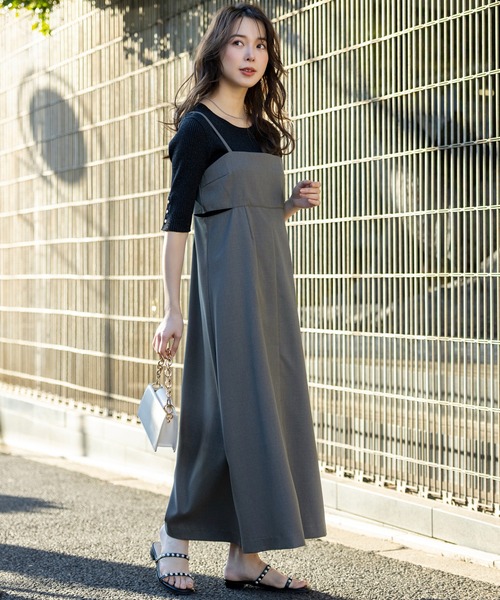 ANY SIS(エニィスィス)の「【洗える・2SET】カットデザインスタイルアップ ワンピース×ニット(セットアップ・レディース・グレー系/黄土色系・4)」の1枚目の写真