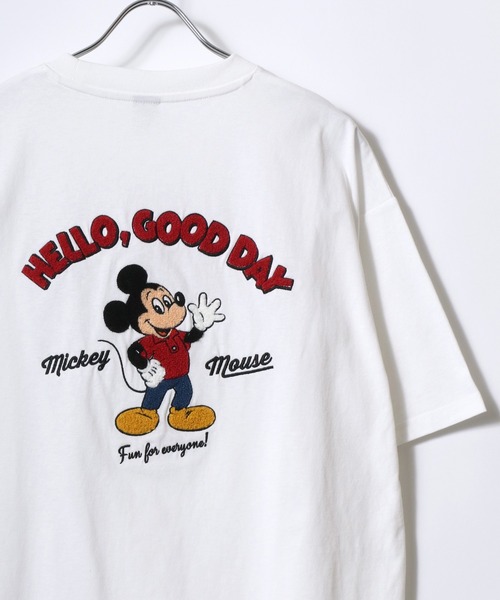 Disney（ディズニー）の「Disney/ディズニー ミッキーマウス/ベイマックス/トイ・ストーリー/ズートピア キャラクター サガラ刺繍 オーバーサイズ 半袖Tシャツ レディース メンズ（Tシャツ/カットソー・レディース・スミクロ/ホワイト/ブラック/ホワイト系その他5/ホワイト系その他6/ブラック系その他5/ブラック系その他4/ブラック系その他6/ネイビー/オレンジ系その他/ブラック系その他/ブラック系その他3/ホワイト系その他4/ホワイト系その他2/ブラック系その他2/グレイッシュベージュ/サックスブルー/ホワイト系その他3/ホワイト系その他/オートミール・M/L/LL）」の4枚目の写真