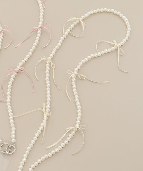 MAJESTIC LEGON（マジェスティックレゴン）の「アンニュイリボンスマホショルダー（スマホグッズ・レディース・ホワイト系その他2/アイボリー/ピンク・FREE）」の10枚目の写真