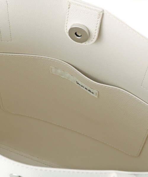 SHOO・LA・RUE(シューラルー)の「【A4】一枚革風カクシボトートバッグ(トートバッグ・レディース・ナチュラル/アイボリー/ブラック・00)」の18枚目の写真