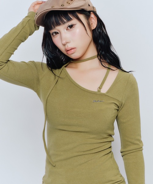 FCMM(エフシーエムエム)の「【日本限定】UNBLANCED L/S TEE/アンバランスロングスリーブTシャツ(Tシャツ/カットソー・レディース・ブラック/カーキ/グレー・MEDIUM/SMALL)」の3枚目の写真